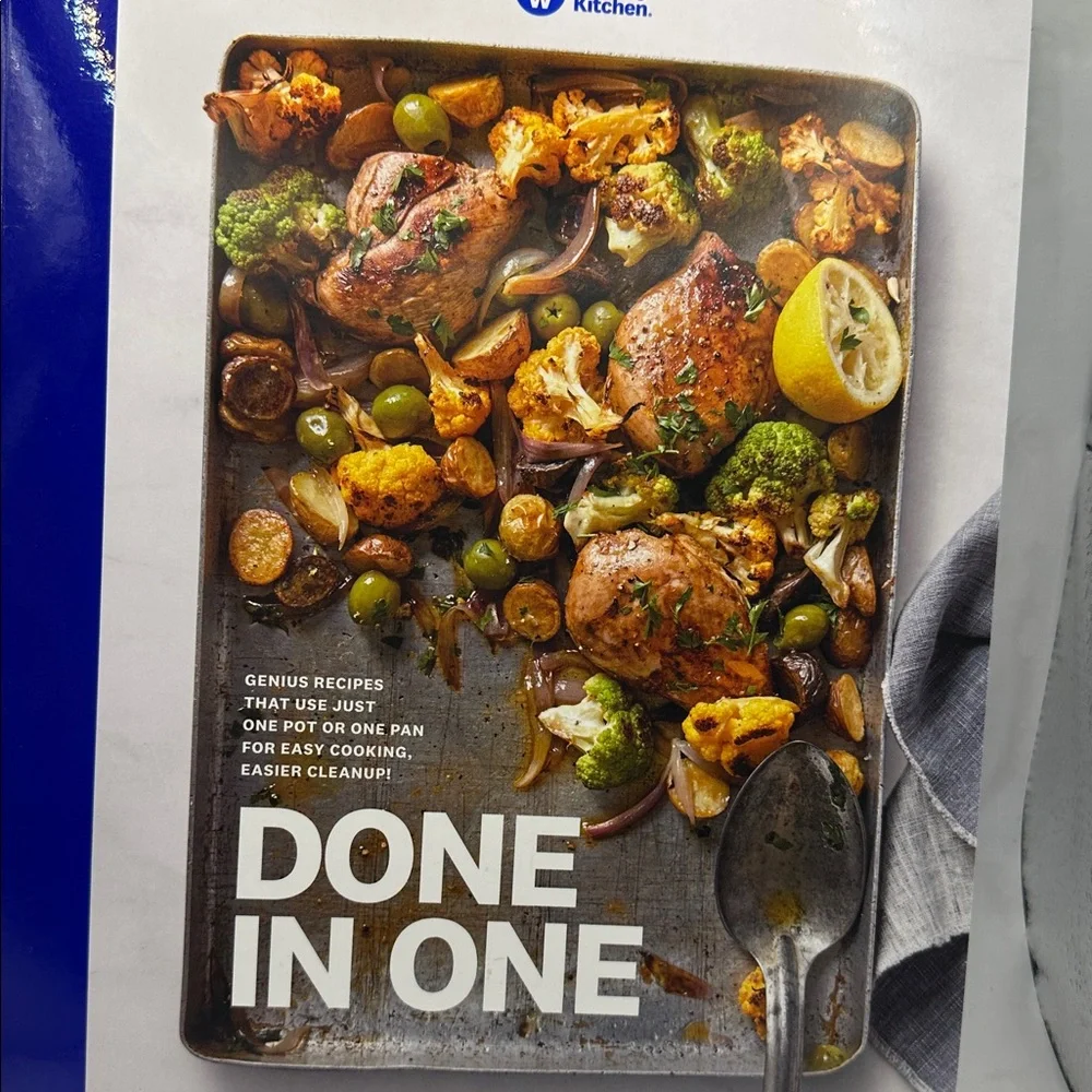 Weight Watchers Healthy Kitchen Done in One Cookbook Copyright 2020 Pre-owned